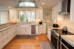 Gorgeous kitchen - fully appointed 